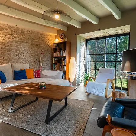 Apartment La Maison Doree - Chaumiere Pour 6 Brandivy